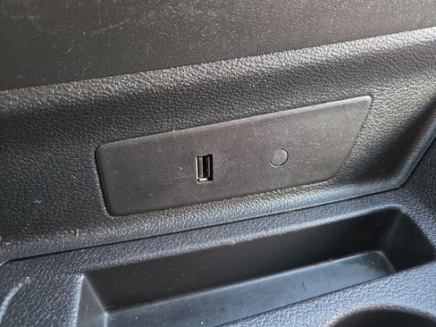 Used 2018 Ford Transit 350 XLT image 21