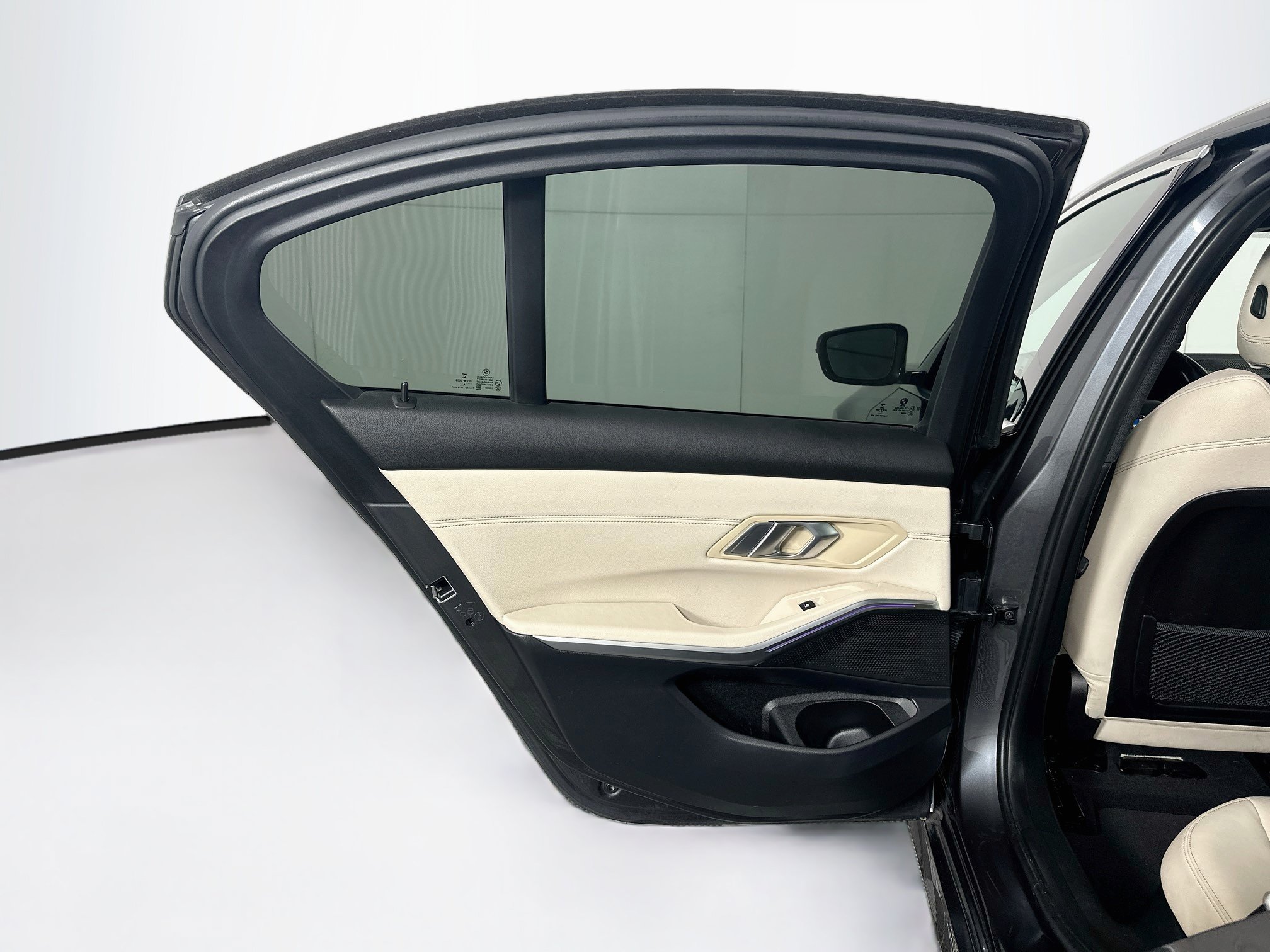 Used 2021 BMW 330e w/ Executive Package RWD image 27