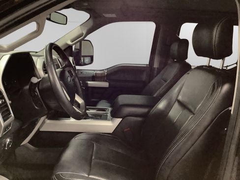 Used 2019 Ford F150 Lariat w/ Equipment Group 502A Luxury image 9