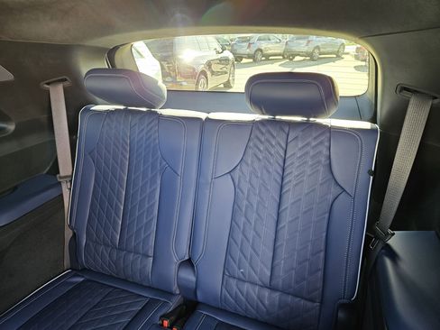 New 2026 Cadillac Vistiq Premium Luxury w/ LPO, Floor Liner Package image 19