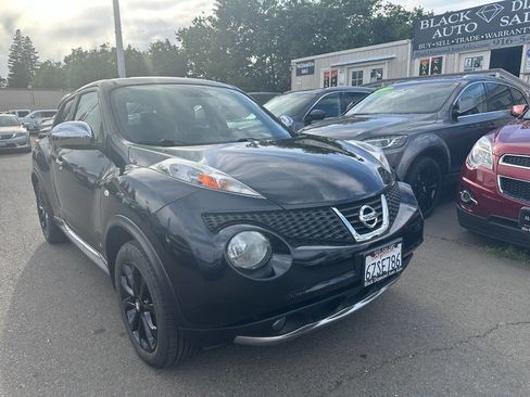 Used 2012 Nissan Juke SL w/ Chrome Pkg image 9
