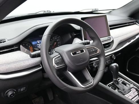 Used 2024 Jeep Compass Latitude AWD/4WD image 14