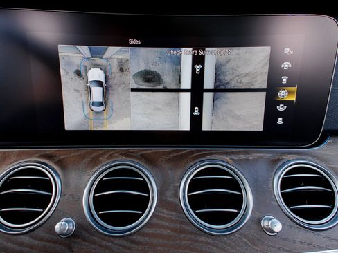 Used 2022 Mercedes-Benz E 350 Sedan image 22