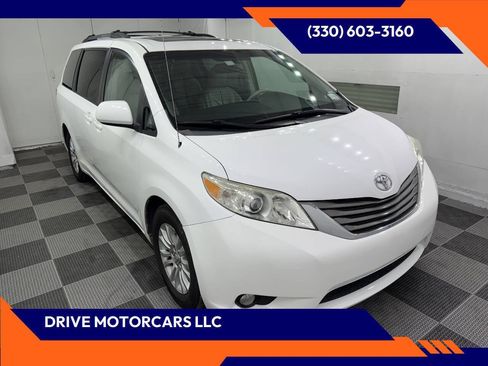 Used 2011 Toyota Sienna XLE FWD image 1