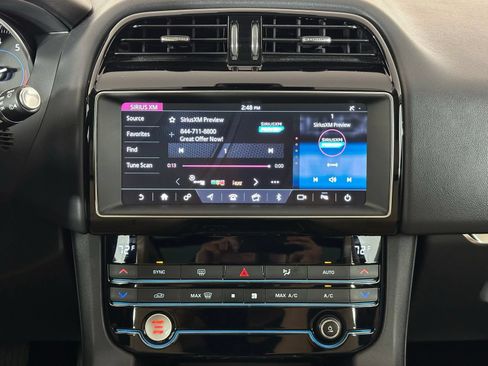 Used 2020 Jaguar F-PACE Premium AWD/4WD image 16