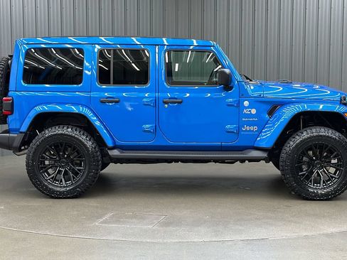 Used 2024 Jeep Wrangler Unlimited Sahara w/ Technology Group AWD/4WD image 6