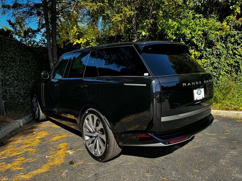 New 2025 Land Rover Range Rover SE image 5