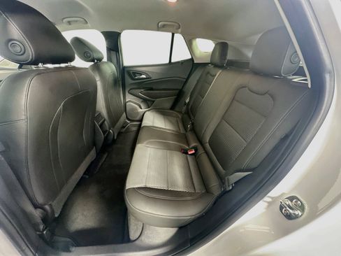 Used 2026 Chevrolet Trax LT FWD image 28