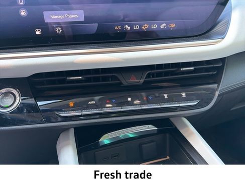 Used 2024 Buick Envision Avenir image 18