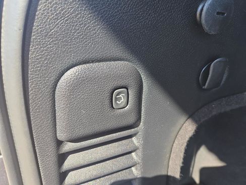 Used 2015 Jeep Grand Cherokee Altitude AWD/4WD image 17