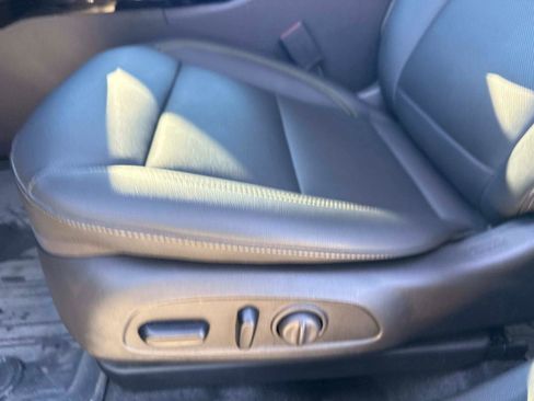 Used 2024 Chevrolet Trax ACTIV w/ Sunroof Package image 21