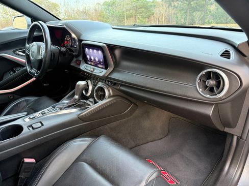 Used 2020 Chevrolet Camaro SS image 23