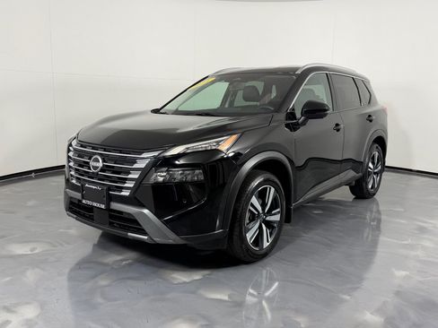Used 2024 Nissan Rogue SL AWD/4WD image 10