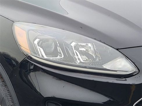 Certified 2020 Ford Escape SE image 16