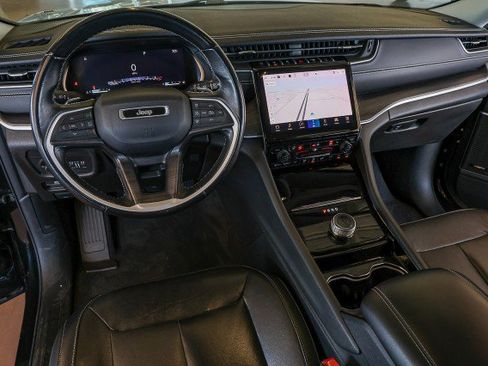 Used 2022 Jeep Grand Cherokee L Limited w/ Black Appearance Package RWD image 23