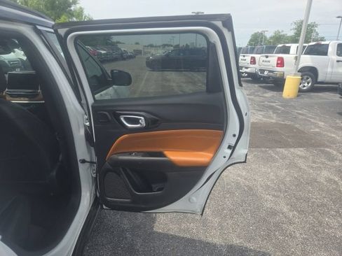 Used 2025 Jeep Compass Limited w/ Elite Group AWD/4WD image 22