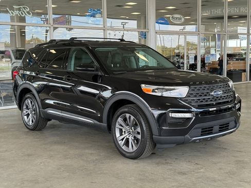 Used 2022 Ford Explorer XLT w/ Equipment Group 202A image 7