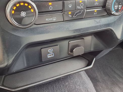 Used 2023 Ford F150 XLT AWD/4WD image 11