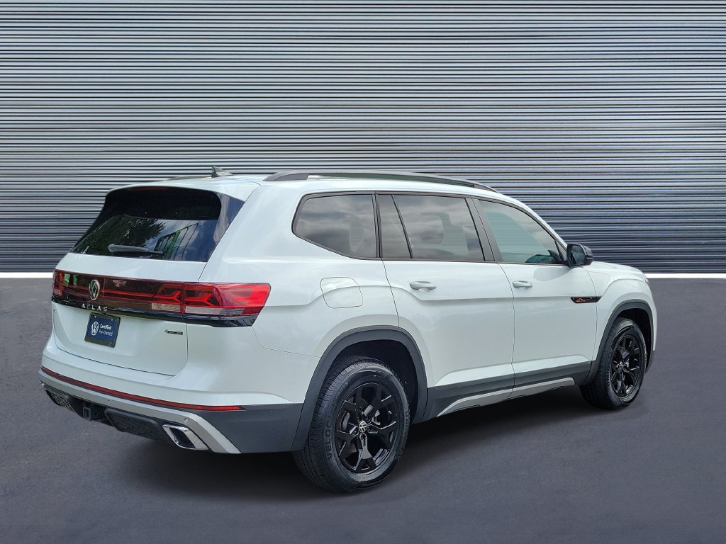 Certified 2024 Volkswagen Atlas Peak Edition SEL AWD/4WD image 3