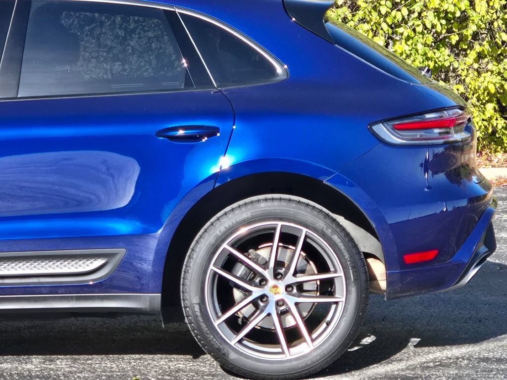 Certified 2024 Porsche Macan AWD/4WD image 12