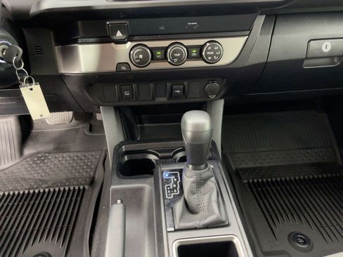 Used 2021 Toyota Tacoma SR w/ SR Convenience Package image 18