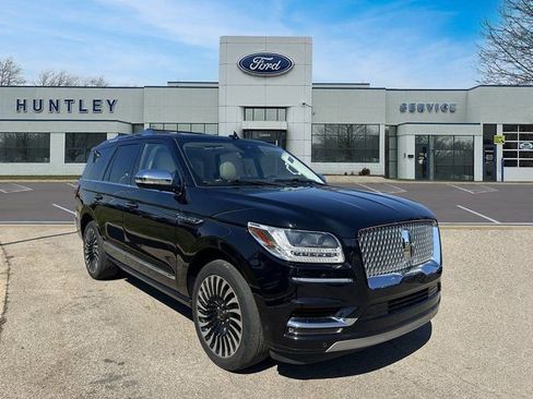 Used 2021 Lincoln Navigator Black Label w/ Cargo Convenience Package image 4