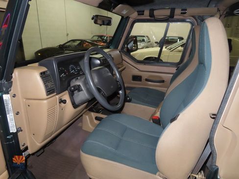 Used 1999 Jeep Wrangler Sahara image 3