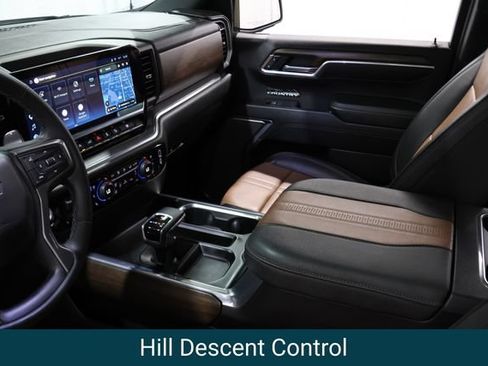 Certified 2025 Chevrolet Silverado 1500 High Country w/ Technology Package AWD/4WD image 22