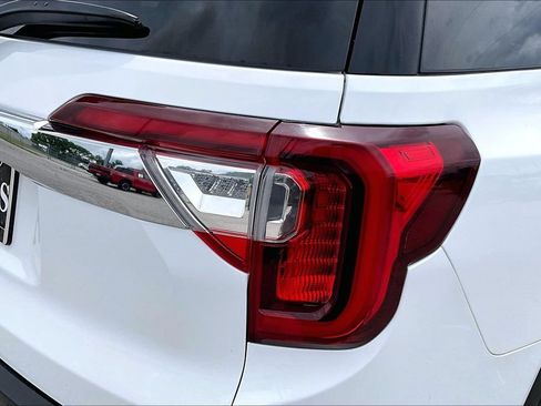 Used 2022 GMC Acadia SLT w/ Technology Package FWD image 42