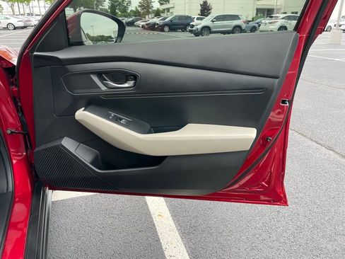 Certified 2025 Honda Accord LX image 29