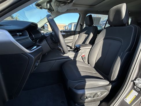 Used 2023 Jeep Grand Cherokee L Laredo w/ Luxury Tech Group I image 23