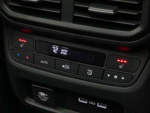 Used 2023 Honda Pilot Elite image 7