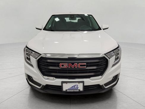 Used 2024 GMC Terrain SLE image 13