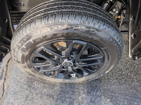 Used 2024 Toyota Tundra Limited image 9