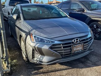 Used 2019 Hyundai Elantra SE w/ Cargo Package video 2