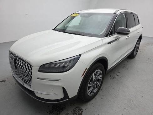 Used 2023 Lincoln Corsair AWD w/ Equipment Group 101A image 5