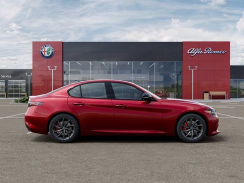 New 2025 Alfa Romeo Giulia AWD w/ Driving Assist Package image 22