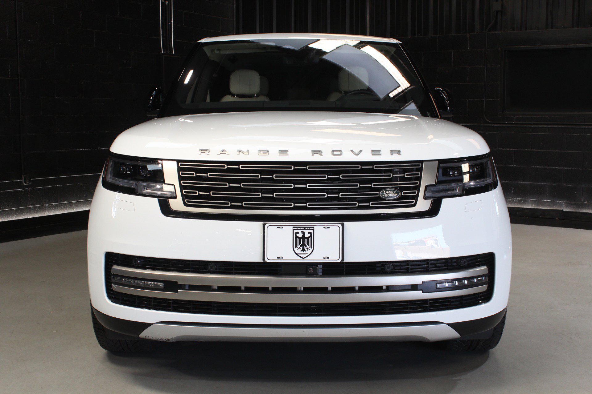 Used 2023 Land Rover Range Rover Long Wheelbase SE AWD/4WD image 7