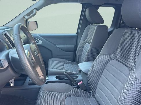 Used 2017 Nissan Frontier SV RWD image 9