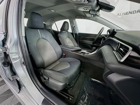 Used 2021 Toyota Camry LE image 28