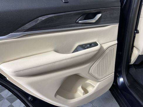 Certified 2024 Jeep Grand Cherokee Limited w/ Luxury Tech Group II image 27