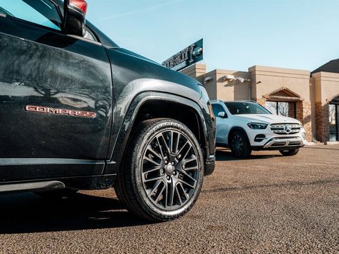 Used 2023 Jeep Compass Limited image 11