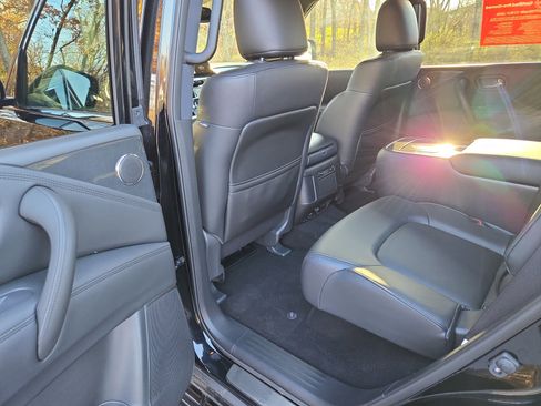 Certified 2024 Nissan Armada SL w/ Midnight Edition Package image 29