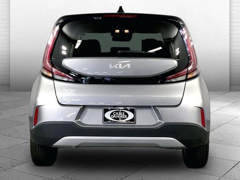 Used 2025 Kia Soul LX w/ LX Technology Package FWD image 3