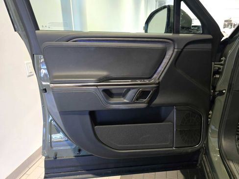 Used 2022 Rivian R1S Launch Edition image 29