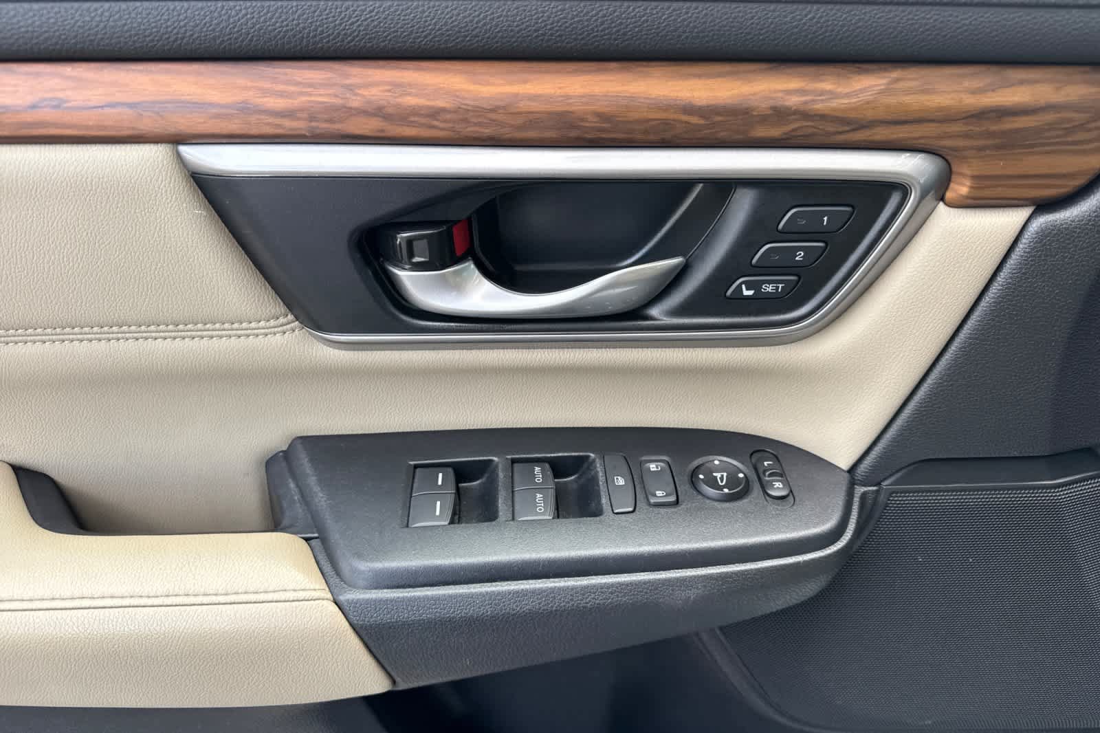 Used 2020 Honda CR-V Touring image 12