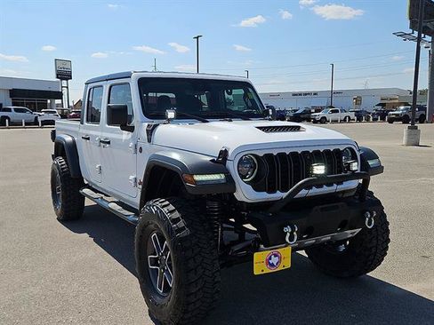 Used 2024 Jeep Gladiator Mojave w/ Technology Group AWD/4WD image 6
