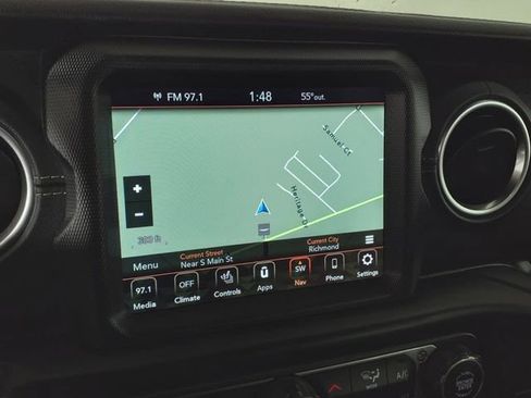 Used 2020 Jeep Gladiator Overland AWD/4WD image 23