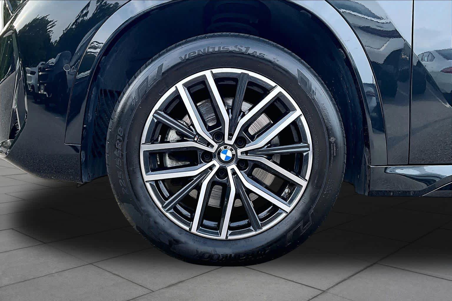 Used 2025 BMW X1 xDrive28i AWD/4WD image 10
