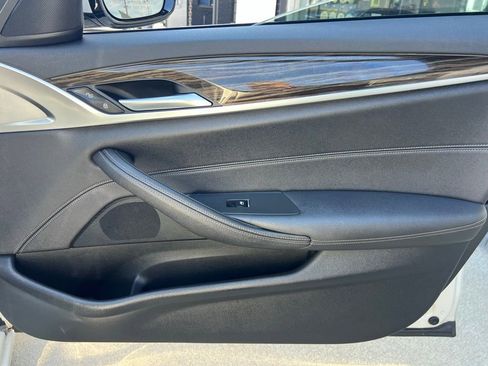 Used 2021 BMW 530i w/ Convenience Package image 33